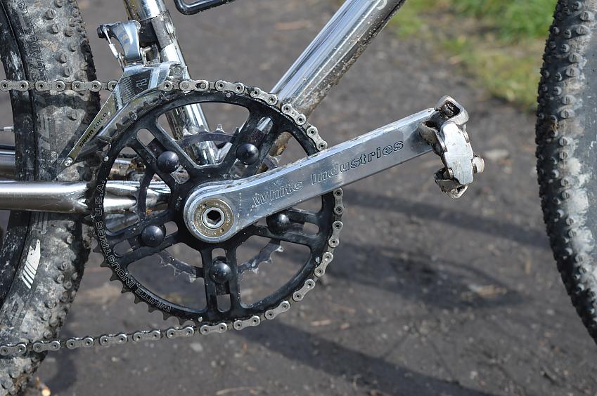 A close-up of the Pathfinder's chainset