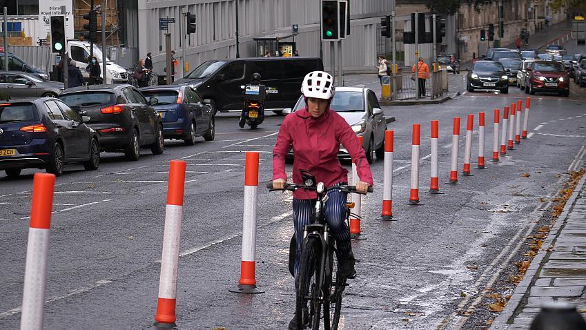 Simple 'wands' can create protected cycle space on many roads