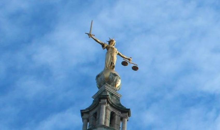 Statue of scales of justice