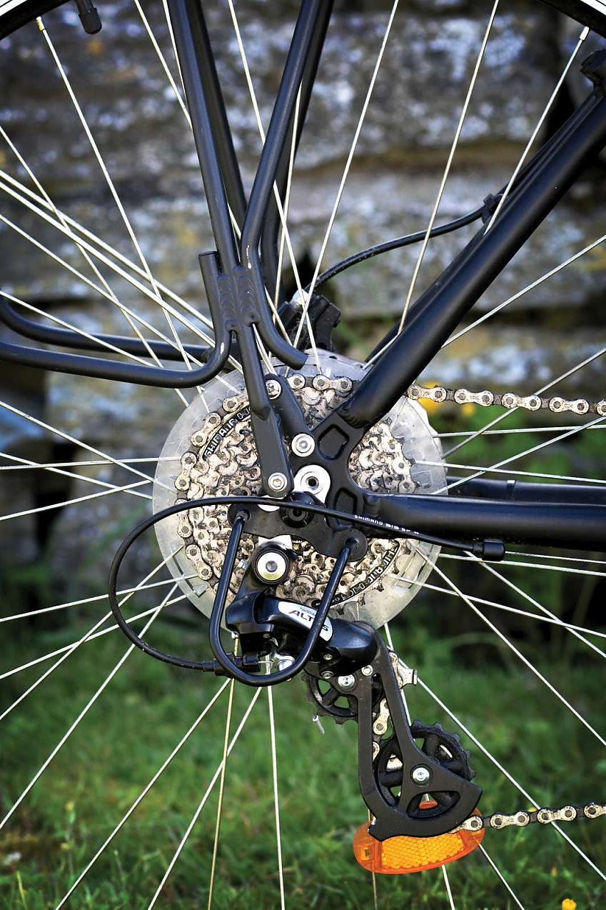 A close-up of the Bristol Bicycles Touring Step-through's cassette and rear derailleur