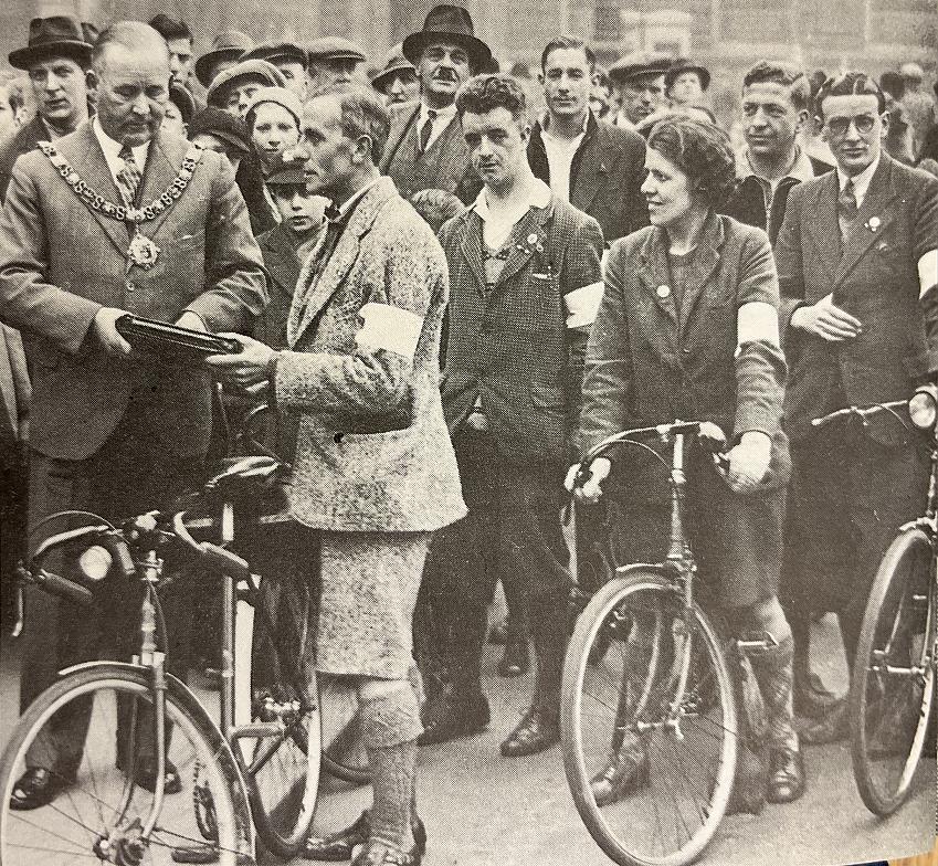 A sepia photo from1935 Silver Jubilee Relay Ride with the Mayor of Nottingham