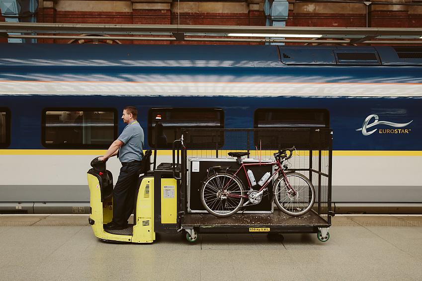 Bicycle being ferried onto the Eurostar 