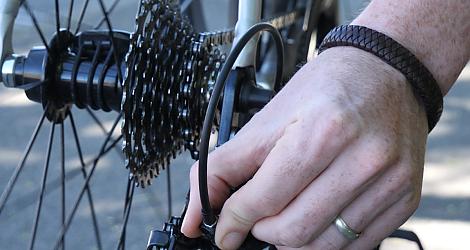 How to fix your bike while you're out on the road